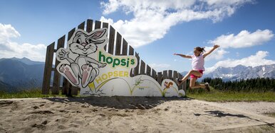 Weitspringen in Hopsis BergSportWelt | © Tom Lamm | ikarus.cc