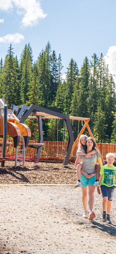 Die Station Australien mit der Riesenspinne im Planai Hopsiland | © Josh Absenger