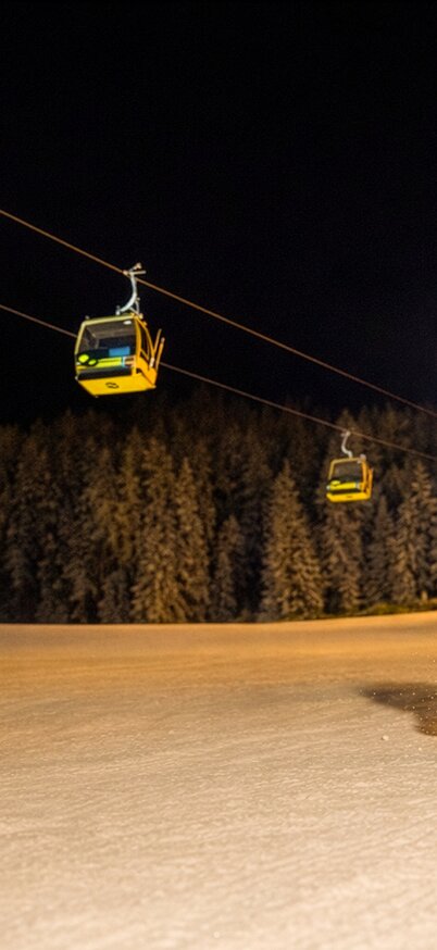 Nachskifahren im Flutlicht auf der Hochwurzen in Schladming | © Martin Huber | Thomas Kovacsics