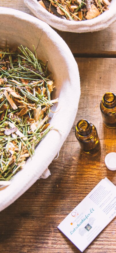 Produktion Latschenkieferöl Mandlberggut | © Mandlberggut