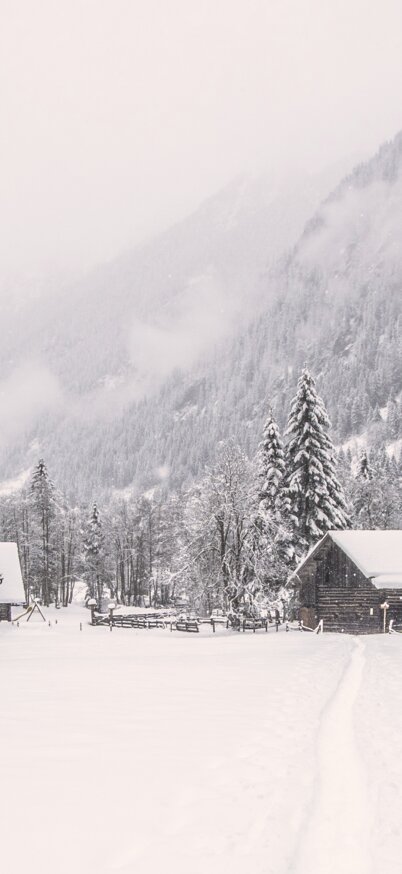 Tief verschneite Winterlandschaft im Obertal | © Gerhard Pilz