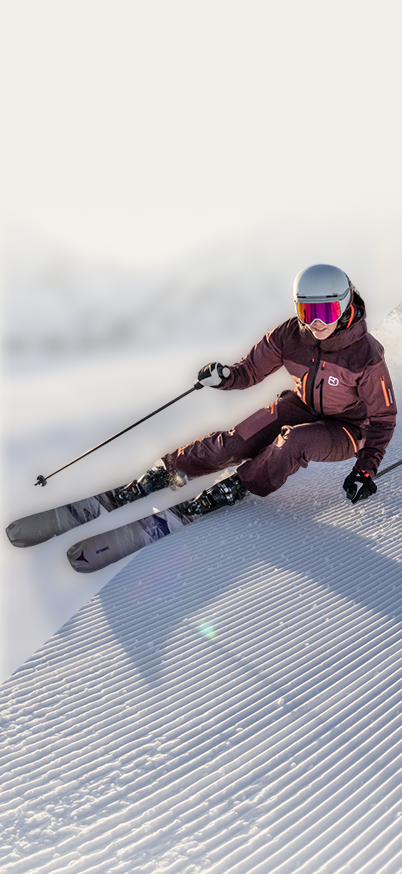 Skifahren in Schladming-Dachstein | © Mirja Geh Skifahrerin auf der Piste | © Mirja Geh