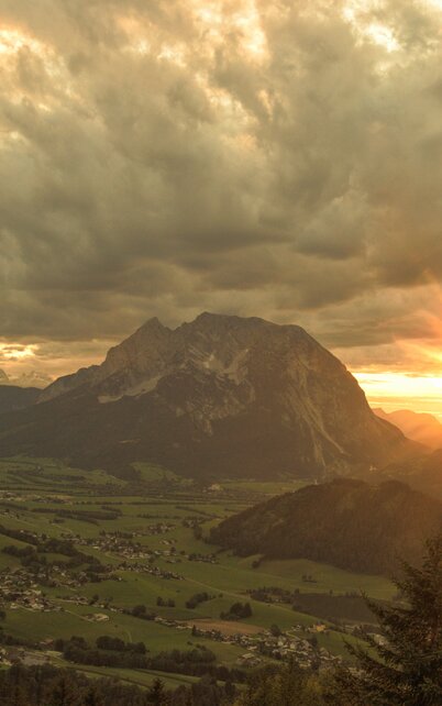 Berg mit Sonnenuntergang im Hintergrund | © TVB Schladming-Dachstein