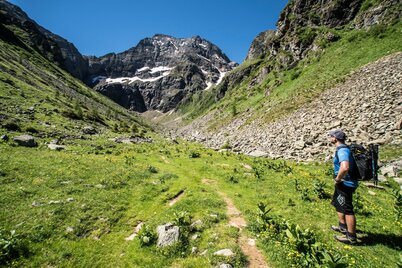 Panoramic view of Gollingwinkel cirque and the north face of Hochgolling