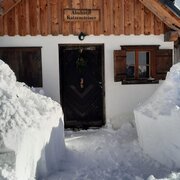 Almhütte Katzensteiner in winter