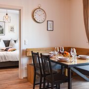 B1F134A8-0464-4705-BA42-9A95BB3E0CDE