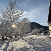 Eingang zu eurem Appartement und unser Garten