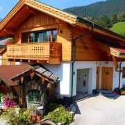 Chalet im Sommer