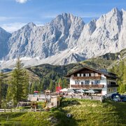 Hotelansicht Sommer