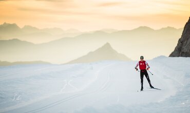 Ein Langläufer auf der Loipe am Schladminger Gletscher