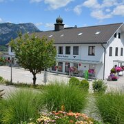Schlossplatz mit Rathaus Haus im Ennstal