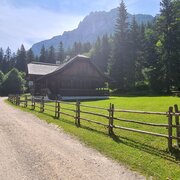 Vorbei an der Gretlhütte ins Gnanitztal