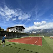 Haus Central mit Tennisplatz