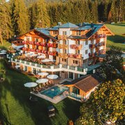 Hotel Lindenhof Außenansicht Sommer