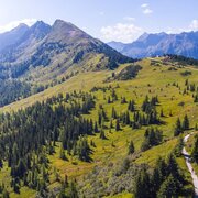 Planai Panorama-Rundweg und der Krahbergzinken im Hintergrund