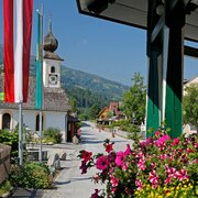 Dorfplatz mit Kapelle in Aich