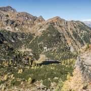 Auf dem Weg zum Murspitzsattel genießt man die Aussicht - unter anderem auf den Landauersee