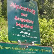 Alpinsteig Höll nur bergwärts begehen