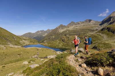 Im Sonntagskar - im Hintergrund der Untere Sonntagskarsee und die Hochwildstelle