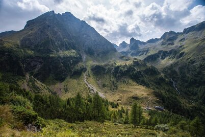 Blick vom Höfertsteig auf Preintalerhütte und Waldhornalm