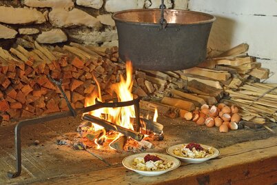 Die offene Feuerstelle ist die Besonderheit der Putzentalalm