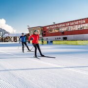Zwei Langläufer im WM-Stadion Ramsau am Dachstein
