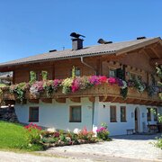 App. Stubeck im Sommer mit wunderschönen Blumen
