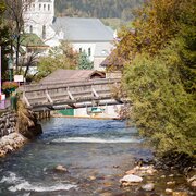 Blick aus der Talbachklamm nach Schladming im Herbst