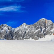 Winterwandern mit Ausblick auf die Dachstein Südwände