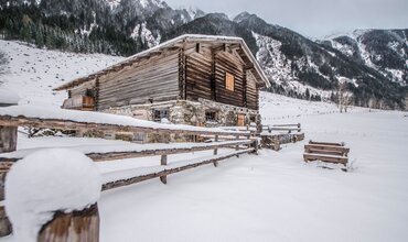 Idyllischer Wintertraum bei der Silbersteinalm im Obertal